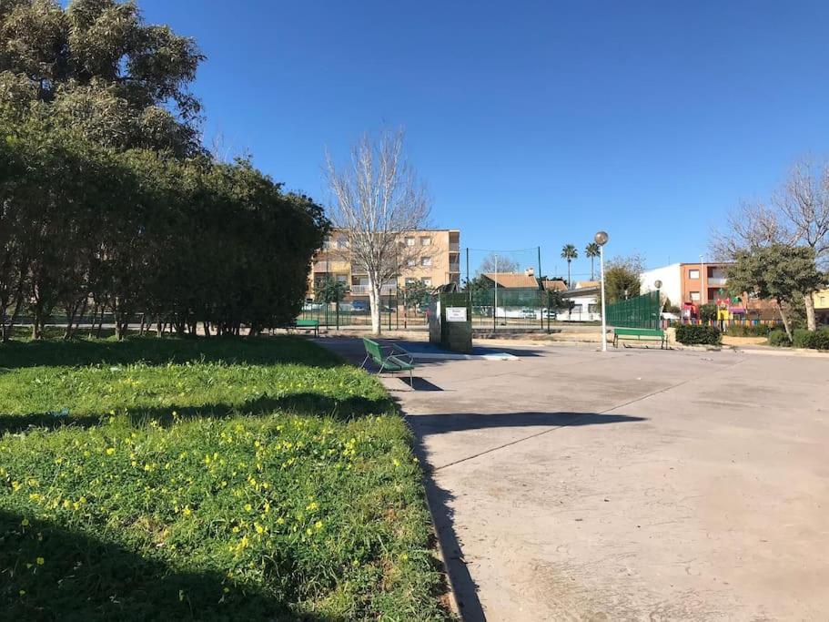 Apartamento En Los Nietos Con Piscina Comunitaria. Bagian luar foto