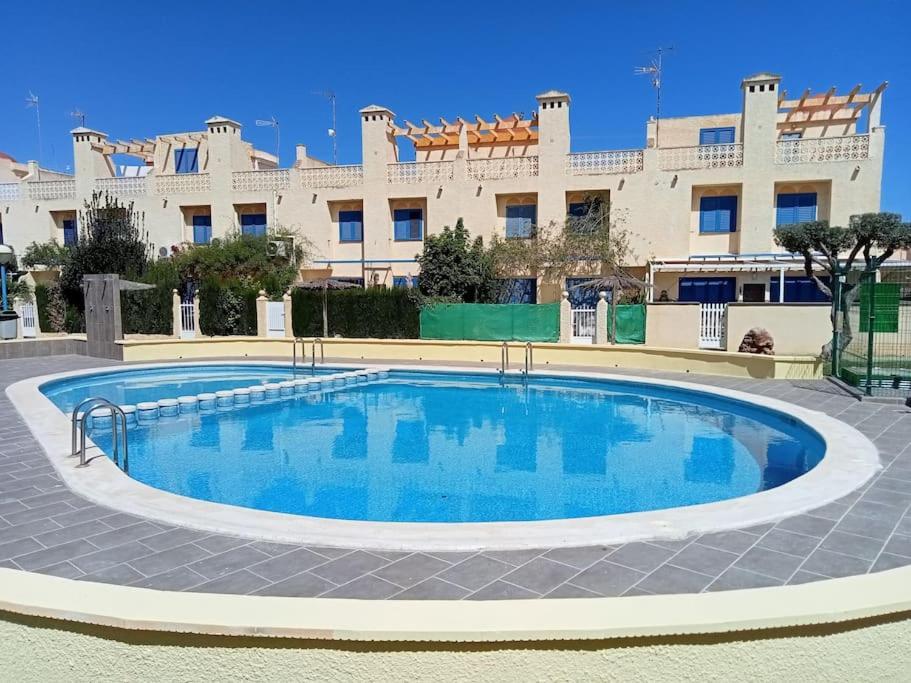 Apartamento En Los Nietos Con Piscina Comunitaria. Bagian luar foto